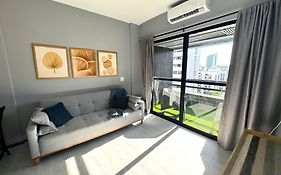 Flat Chelsea frente ao Dona Lindu
